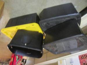 lot 301 image: (BR1) 4 Totes - 3 with Lids...