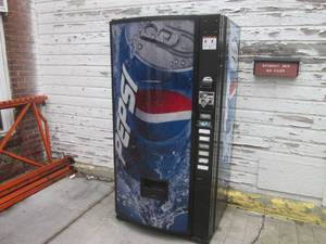 lot 315 image: (OUT) Full Size Pepsi-Cola Pop Mach...