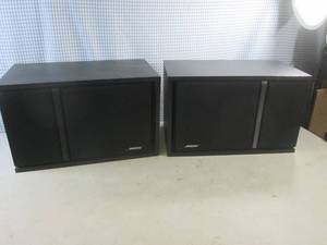 lot 10 image: (D-3) Pair of Bose 301 Series III B...