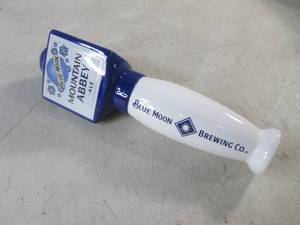 lot 20 image: (EW3) Blue Moon Mountain Abbey Ale ...