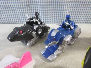 lot 77 image: (CSB) Assorted Vintage Power Ranger...