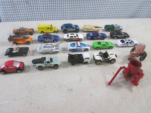 lot 101 image: (CS) Assorted Small Toy Matchbox Ca...