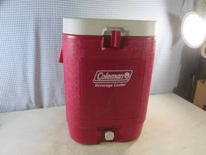 lot 114 image: (EC1) Coleman 10 Gallon Beverage Co...