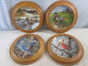 lot 128 image: (CS) 4 Vintage 1980s Collector Pla...