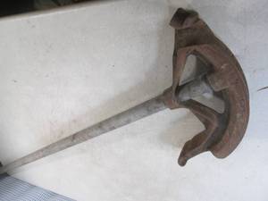 lot 131 image: (EW7) Large Pipe Bender...
