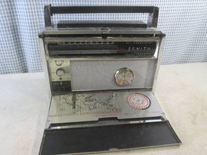lot 138 image: (A-2) Zenith Trans-Oceanic Royal 30...