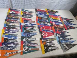 lot 178 image: (CS) Large Assortment of Mini Footb...