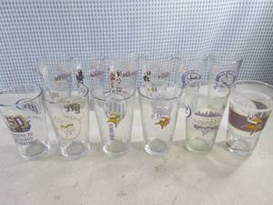lot 189 image: (BS) Assorted Minnesota Vikings Col...