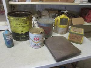 lot 318 image: (G-1) Vintage Bait Containers, Meta...
