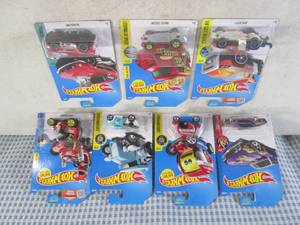 lot 324 image: (EC1) Assorted Hot Wheels in Packag...
