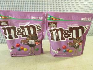 lot 330 image: (B-1) 2 Family Size Bags Fudge Brow...