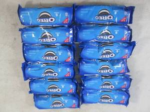 lot 354 image: (B-1) 12 Pack of 6 Oreo Cookies Pas...