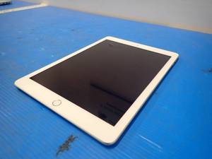 lot 60 image: Apple&nbspiPad 5th Gen A1822 Tablet  32GB of storage  WIFI model only  Includes Charging Cable