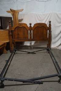 lot 7 image: Bed frame