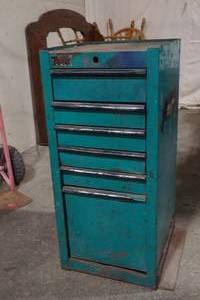 lot 33 image: shop cabinet