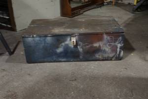 lot 44 image: wood box