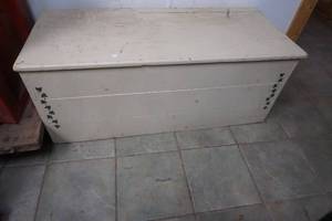 lot 56 image: wood box