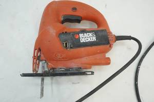 lot 65 image: Black and Decker jig saw