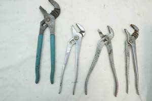 lot 71 image: Channel lock pliers