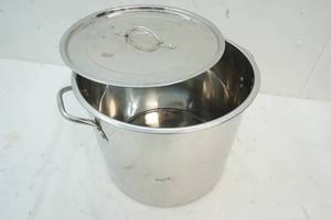 lot 114 image: Stock pot