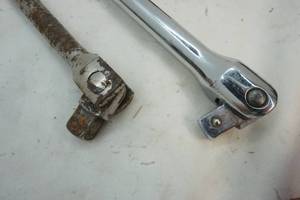 lot 121 image: Breaker bars