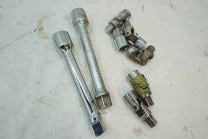 lot 132 image: Socket knuckles