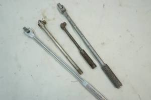 lot 133 image: ratchet bars