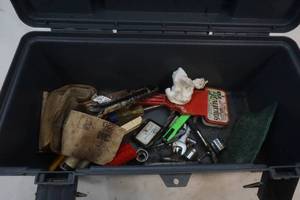 lot 154 image: Popular Mechanics tool box & accessories