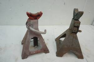 lot 164 image: Jacks