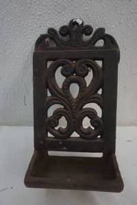 lot 168 image: Cast iron match box