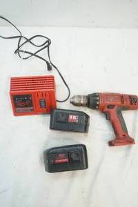 lot 195 image: Milwaukee drill, two batteries and one charger