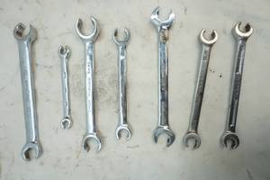 lot 212 image: Wrenches