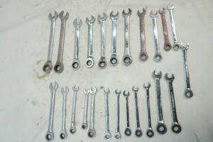 lot 213 image: Wrench lot