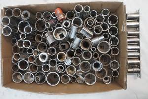 lot 215 image: Huge socket lot