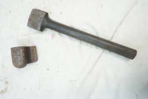 lot 219 image: Auto body shaping tools