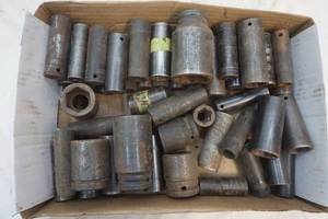 lot 220 image: Deep sockets