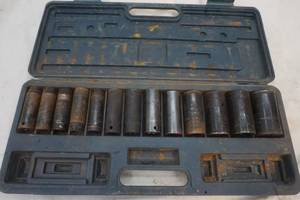lot 235 image: Deep socket set