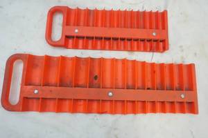 lot 249 image: Magnetic socket holders