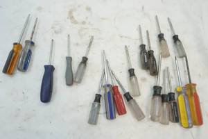lot 254 image: Screwdriver lot