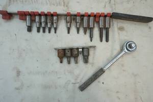 lot 261 image: sockets