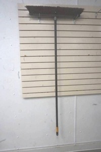 lot 264 image: Shop broom