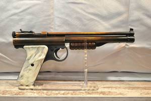 lot 2 image: Vintage Benjamin Model 137 Bengamin Franklin Air Pistol