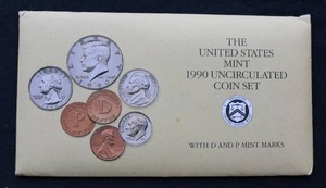 1990 U.S. Mint Uncirculated Coin Set - Denver & Philadelphia