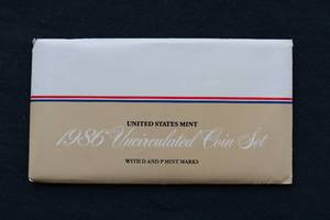 1986 U.S. Mint Uncirculated Coin Set - Denver & Philadelphia