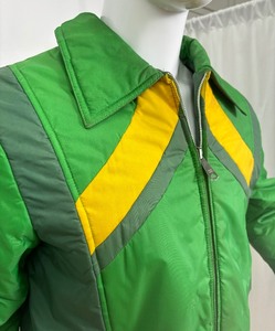 lot 22 image: Retro Vintage 1970s Green and Yellow Ski Jacket
