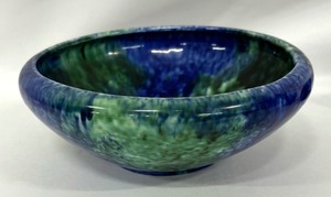 lot 65 image: Vintage Stangl Pottery Mediterranean Blue Creamer and Covered Sugar Bowl and Bowl
