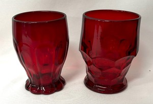 lot 76 image: Vintage Ruby Red Tumblers by Fenton and Viking Glass