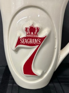 lot 95 image: Vintage Seagrams 7 Pitcher