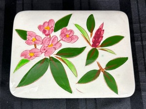 lot 148 image: Vintage Stangl Pottery Cigarette Box
