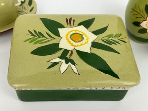 lot 171 image: Vintage Stangl Pottery Star Flower Cigarette Box, Salt and Pepper Shaker Set and Butter Dish
